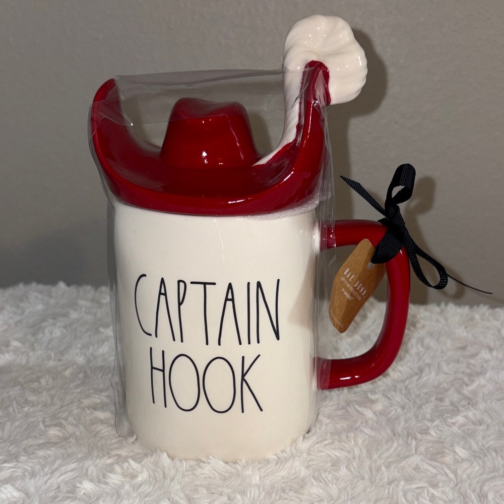 Disney Rae Dunn Captain Hook Mug with Hat Lid - Picture 2 of 2